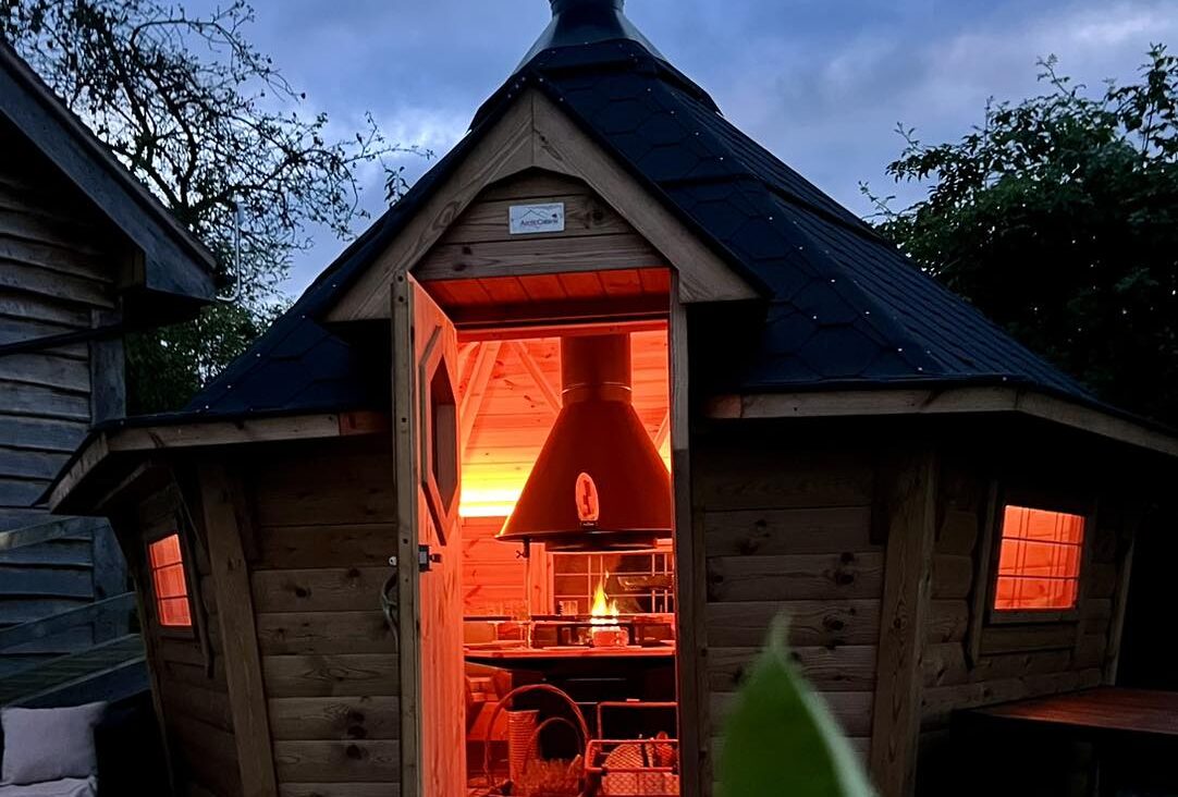 BBQ Hut from outside at night