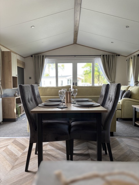 Willerby Gainsborough dining area