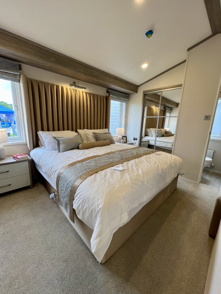 Regal Clifton Lodge master bedroom