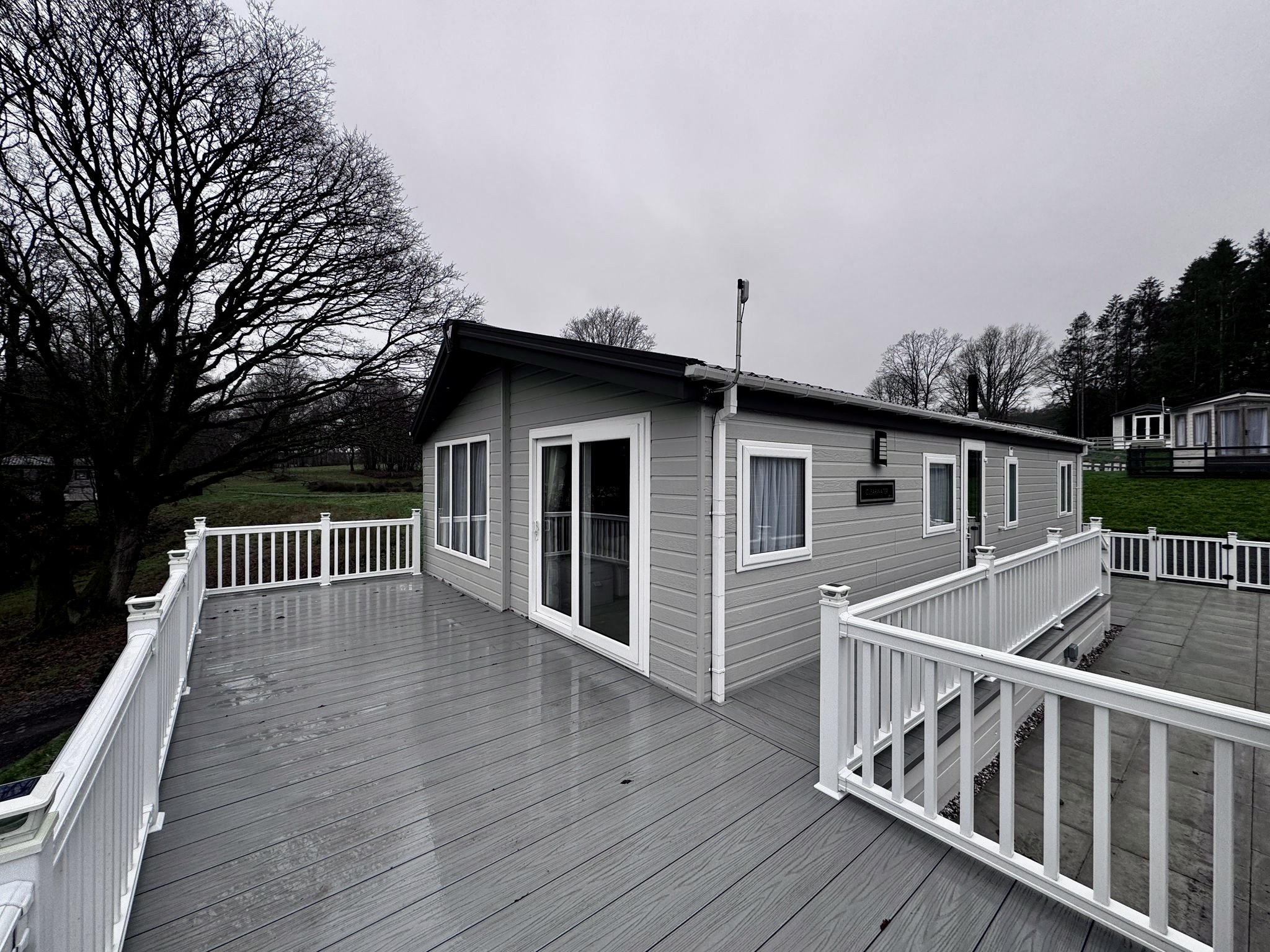 Huge Willerby Clearwater luxury lodge decking