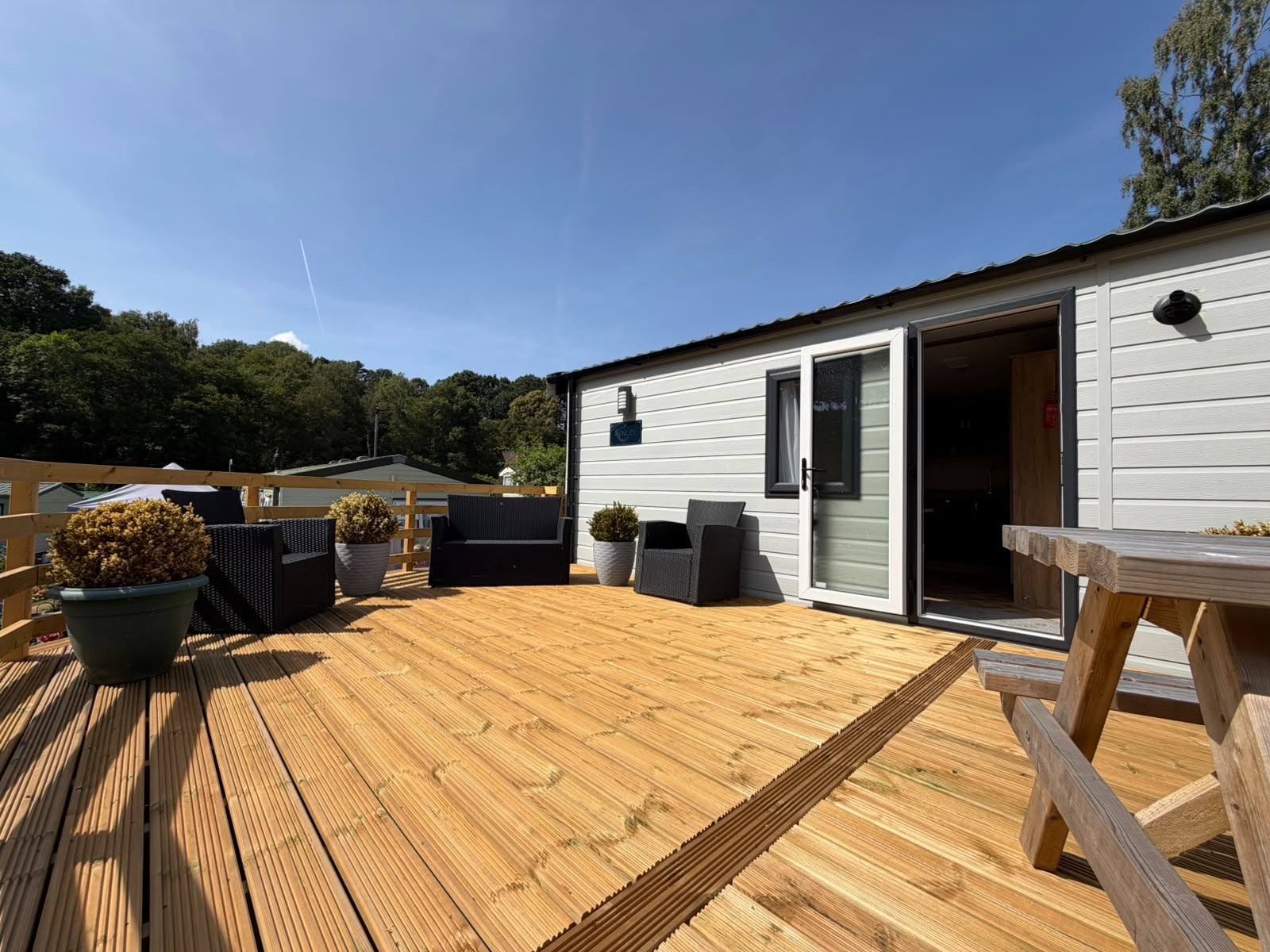 Henley Henley Regal 28x12 decking space